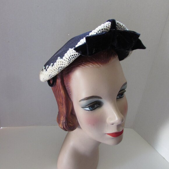SALE Vintage Mid Century Hat Navy Weave White Trim Tear Drop Shape - Picture 7 of 13
